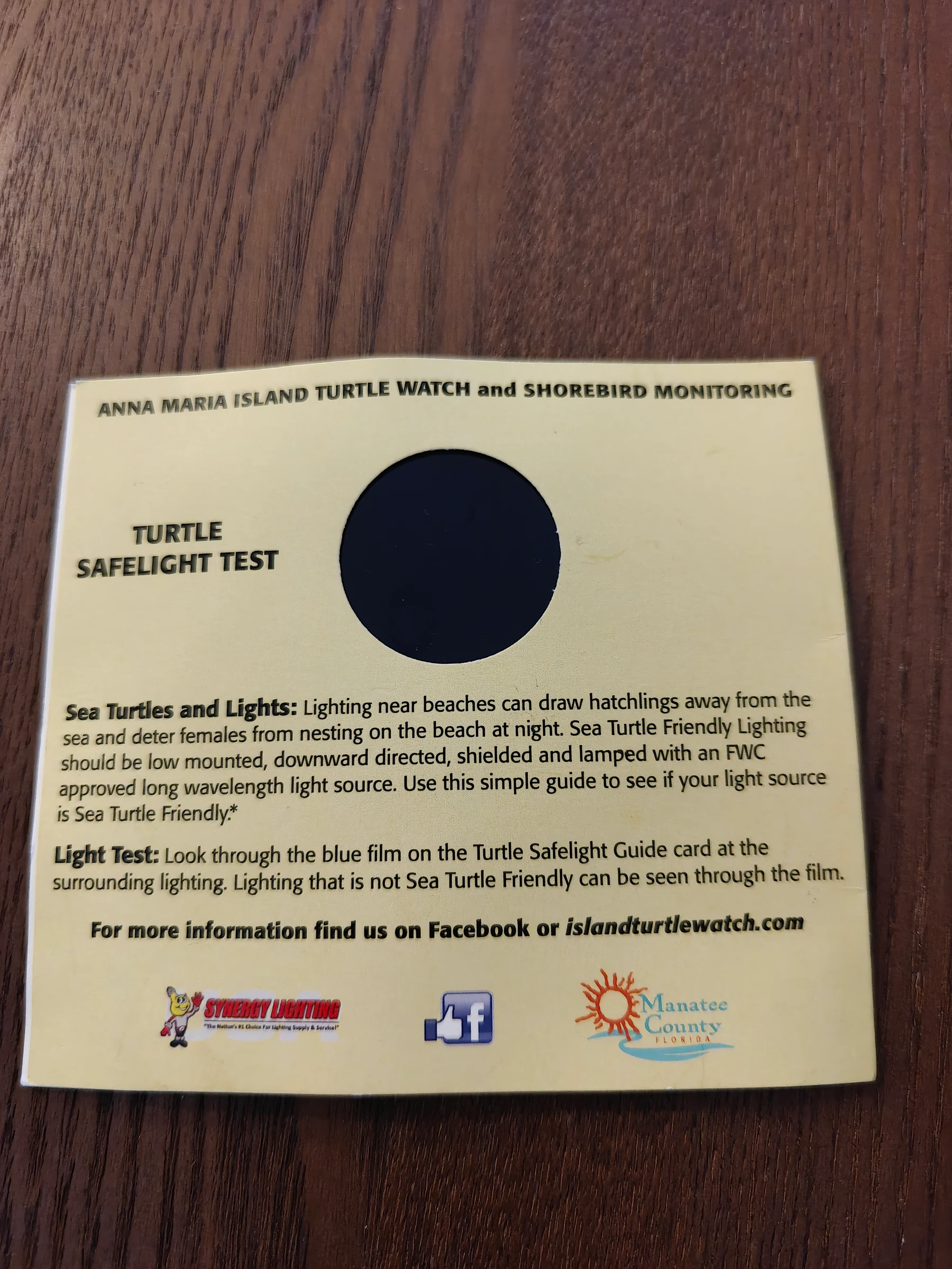 Back of the Turtle Safelight Guide card, with blue viewing film and lighting advice